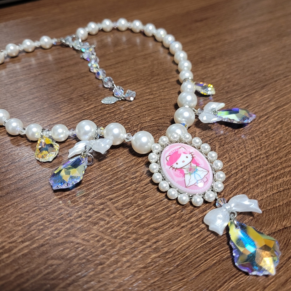 Tarina Tarantino x Hello Kitty Collab Pearl and Crystal Pendant Necklace